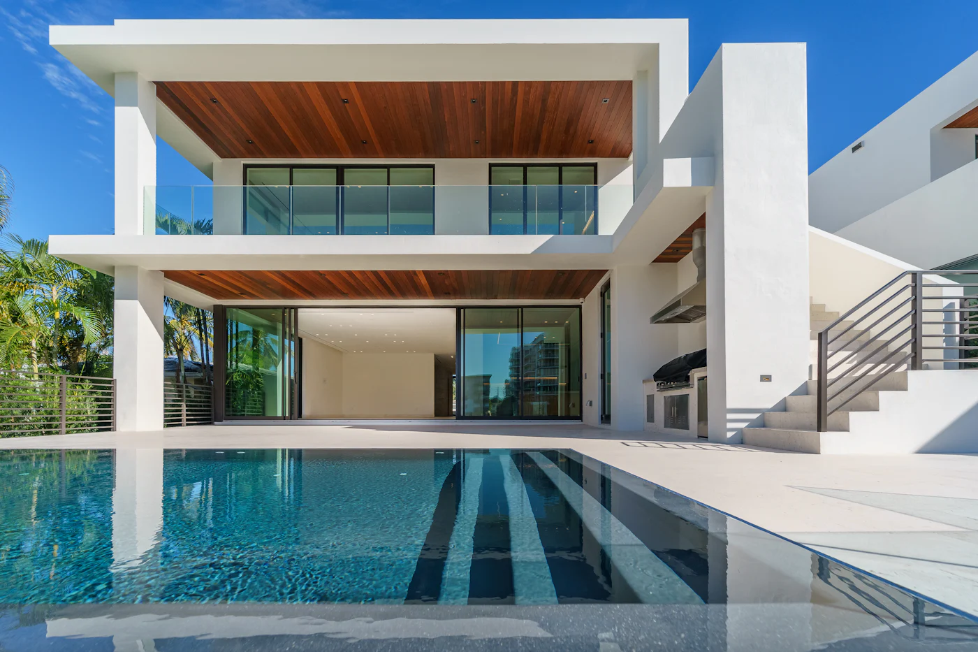 Contemporary villa with pool