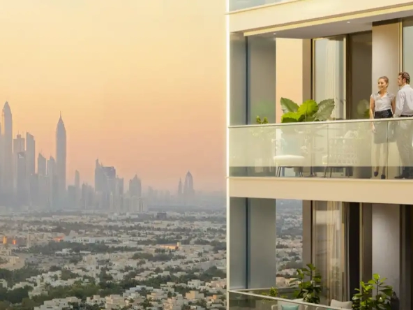Panoramic view of Dubai skyline from Lum1nar tower
